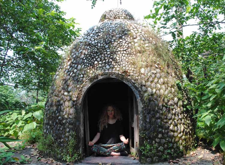 Ολοι τρέχουν στην Ινδία για τον γκουρού των Beatles -Ο διαλογισμός είναι ξανά στη μόδα [εικόνες] | iefimerida.gr 3