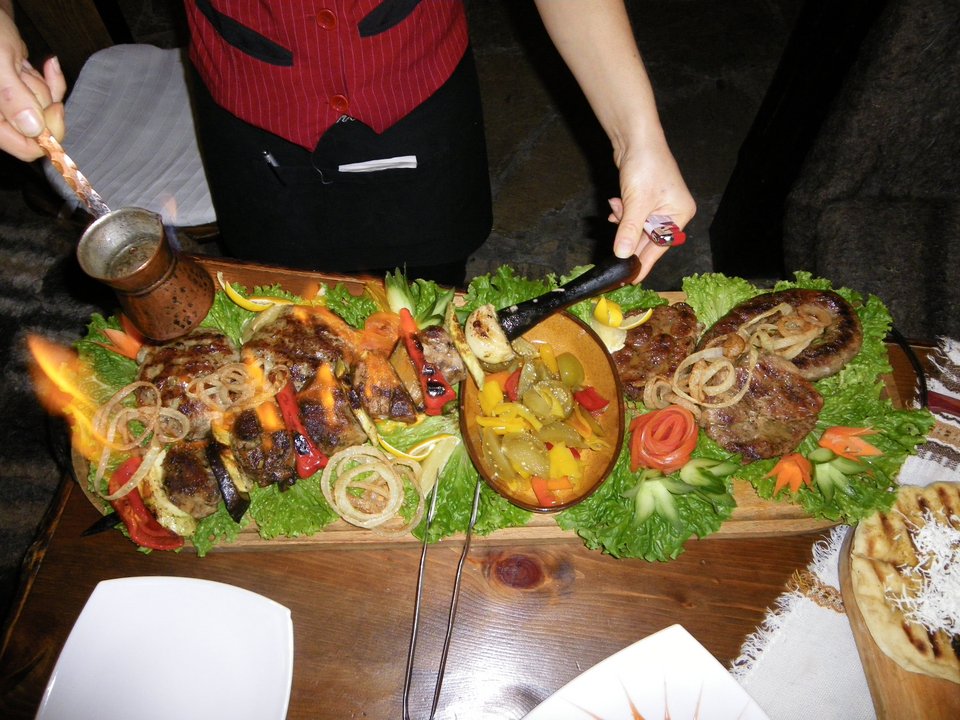 Eξόρμηση στο Μπάνσκο -Eχει υπέροχο τοπίο, πολυτελή ξενοδοχεία, είναι φθηνά, κοντά και νόστιμα [εικόνες] | iefimerida.gr 4