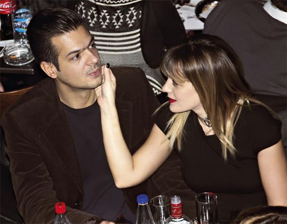 Η αγνώριστη Νατάσσα Μποφίλιου σε τρυφερά ενσταντανέ [εικόνες]  | iefimerida.gr 0