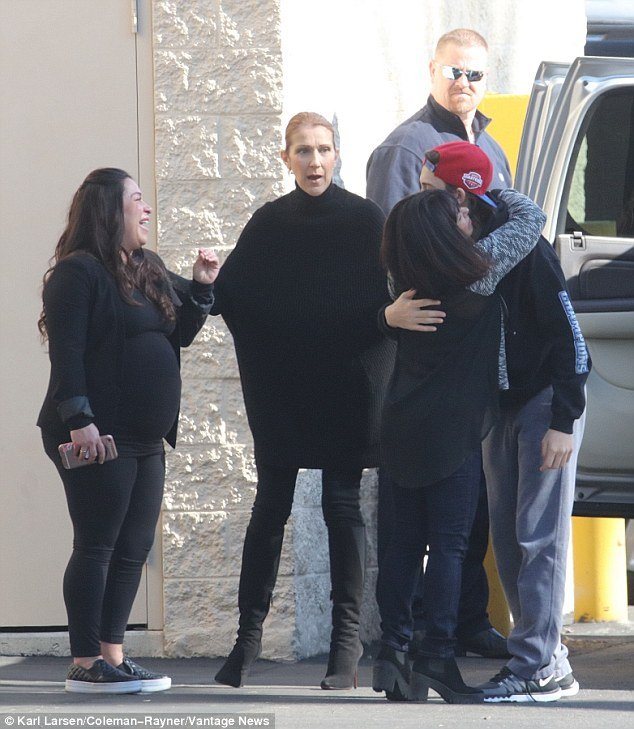 Οι πρώτες φωτογραφίες της Σελίν Ντιόν μετά τον θάνατο του συζύγου της  [εικόνες] | iefimerida.gr 2