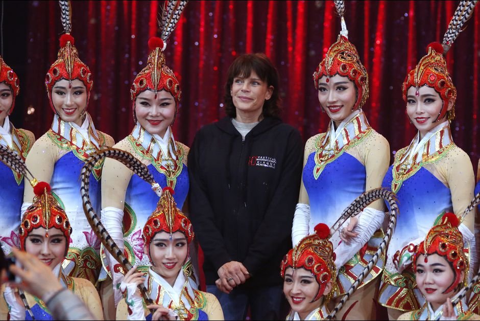 Η Στεφανί στο τσίρκο -Η παρακμή μιας πριγκίπισσας [εικόνες] | iefimerida.gr 5