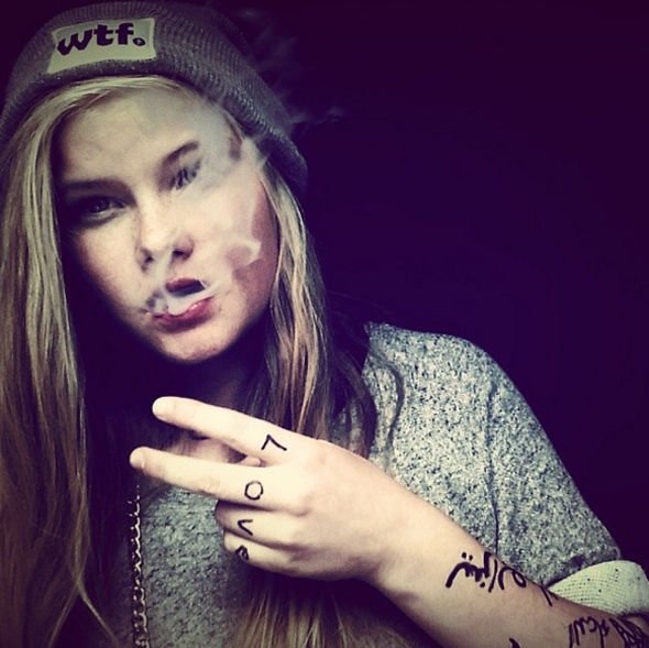 15χρονη μαχαίρωσε τη μητέρα της γιατί ήθελε να μοιάσει στον Τζιχάντι Τζον [εικόνες] | iefimerida.gr 1