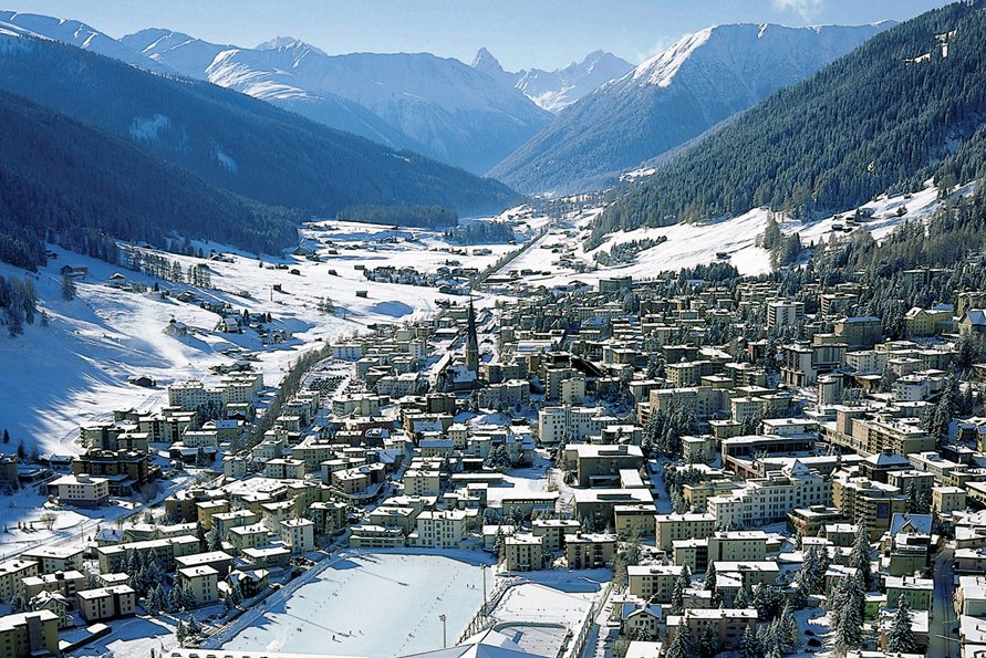 Το «άλλο» Νταβός -Χλιδή, σκι και ατέλειωτες μπουτίκ [εικόνες] | iefimerida.gr 1