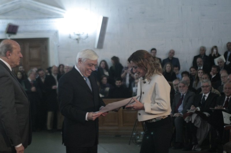 H απονομή των δημοσιογραφικών βραβείων Μπότση: Παππούς, Τρέμη, Ζαχαρέα ανάμεσα στους βραβευθέντες [εικόνες] | iefimerida.gr 4