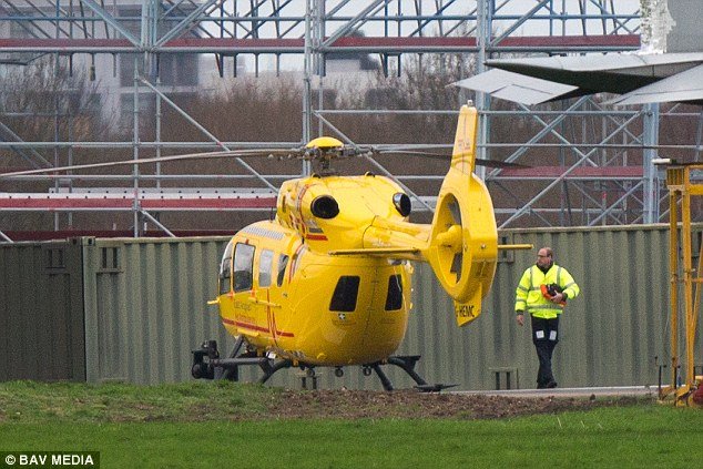 Ο πρίγκιπας Γουίλιαμ τρώει σε καντίνα σχολείου - Εκπληκτοι οι μαθητές μόλις τον είδαν [εικόνες] | iefimerida.gr 0