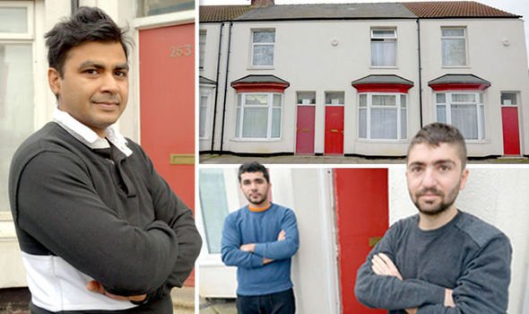 Σάλος στην Αγγλία: Εβαψαν κόκκινες τις πόρτες εκεί που μένουν πρόσφυγες [εικόνες] | iefimerida.gr 2