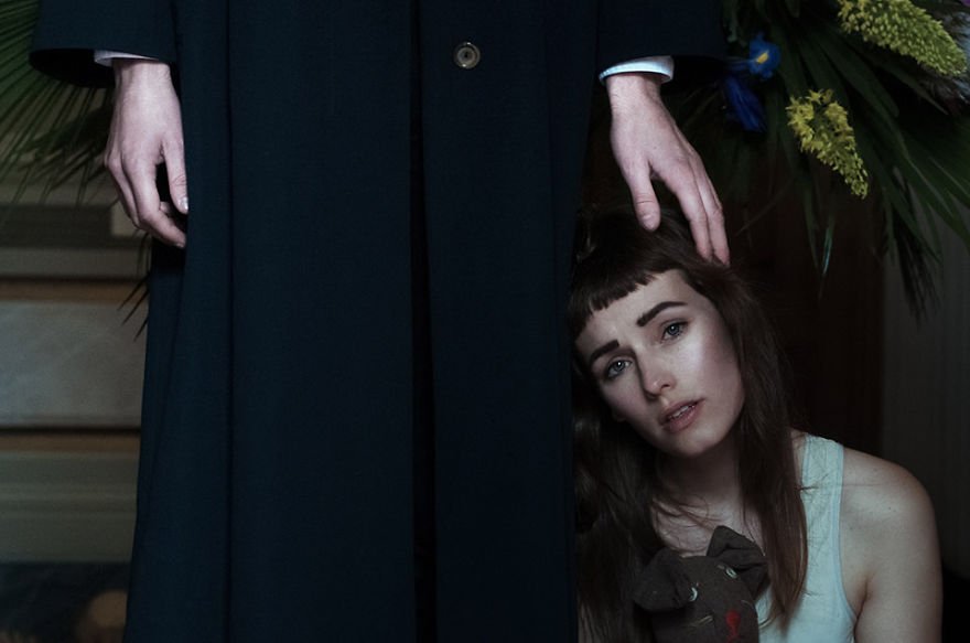 Οπτική πανδαισία σε βίλα της Τοσκάνης - 12 φωτογράφοι, μοντέλα και ένα μπουκέτο λουλούδια [εικόνες] | iefimerida.gr 9