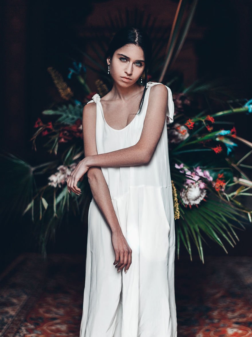 Οπτική πανδαισία σε βίλα της Τοσκάνης - 12 φωτογράφοι, μοντέλα και ένα μπουκέτο λουλούδια [εικόνες] | iefimerida.gr 11