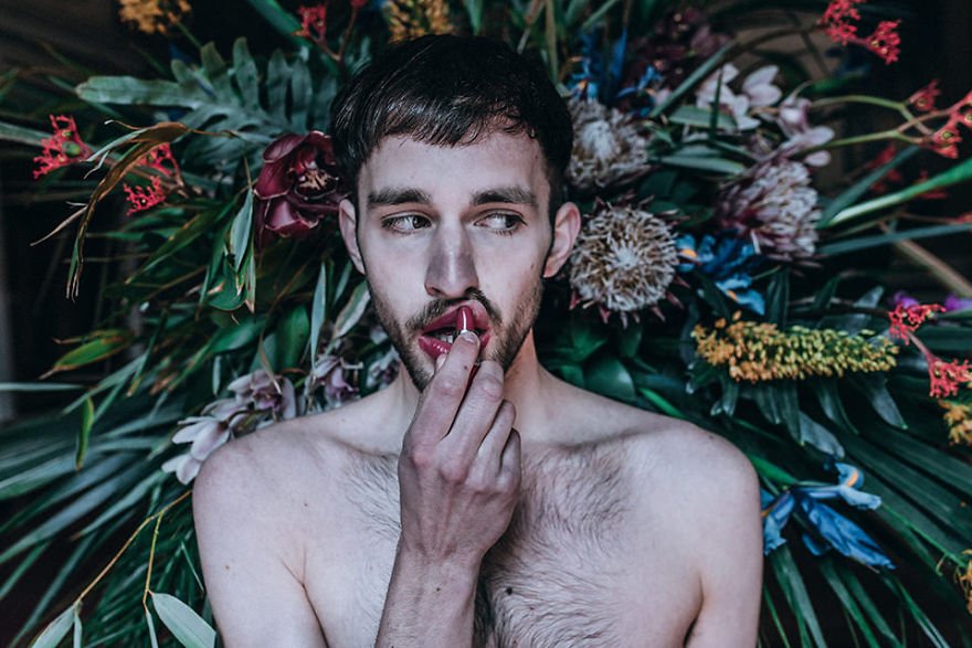 Οπτική πανδαισία σε βίλα της Τοσκάνης - 12 φωτογράφοι, μοντέλα και ένα μπουκέτο λουλούδια [εικόνες] | iefimerida.gr 0