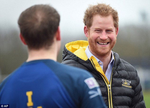 Η νέα σχέση του πρίγκιπα Χάρι: Αμερικανίδα, ξανθιά και μόλις 22 χρονών [εικόνες] | iefimerida.gr 6