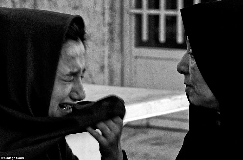 Στη σειρά για τον θάνατο: Οι απάνθρωπες συνθήκες στις γυναικείες φυλακές του Ιράν [εικόνες] | iefimerida.gr 2