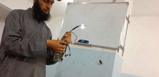 Τα τηλεκατευθυνόμενα αυτοκίνητα και οι πύραυλοι που κατασκευάζει το ISIS για να αιματοκυλίσει την Ευρώπη [εικόνες & βίντεο] | iefimerida.gr 0