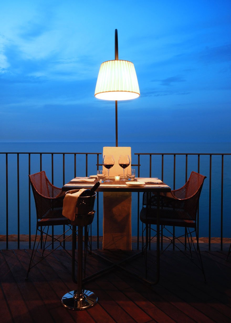 Δείπνο ανάμεσα σε... βράχια και κύματα – Το μαγευτικό εστιατόριο, χωμένο σε σπηλιά στην Ιταλία [εικόνες] | iefimerida.gr 6