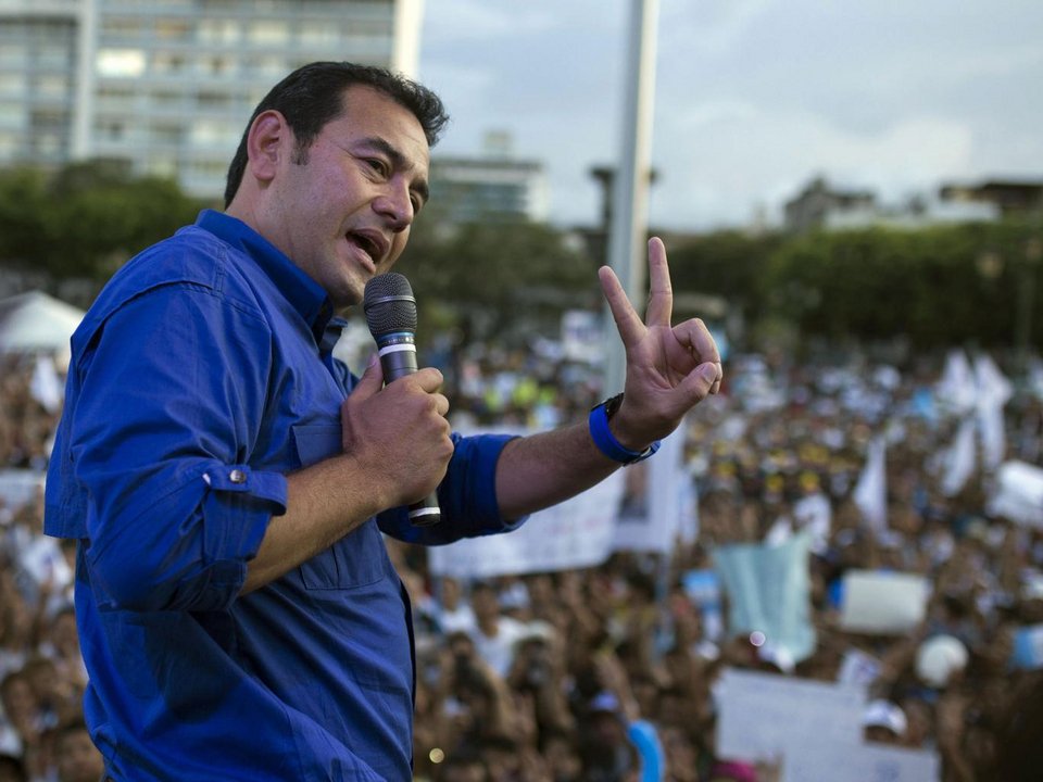 Τζίμι Μοράλες: Ο κωμικός που έγινε πρόεδρος της Γουατεμάλα | iefimerida.gr 0