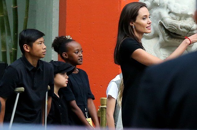 Ανησυχητικά αδύνατη η Αντζελίνα Τζολί [εικόνες] | iefimerida.gr 0