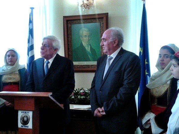 Σάλος στην Αίγινα: Δεν άφησαν τον Παυλόπουλο να επισκεφθεί το Ορφανοτροφείο του Καποδίστρια [εικόνες] | iefimerida.gr 3