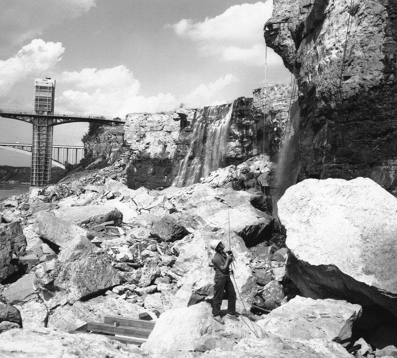 Αφυδάτωση στους καταρράκτες του Νιαγάρα -Γιατί οι Αμερικανοί τους κόβουν το νερό [εικόνες] | iefimerida.gr 2