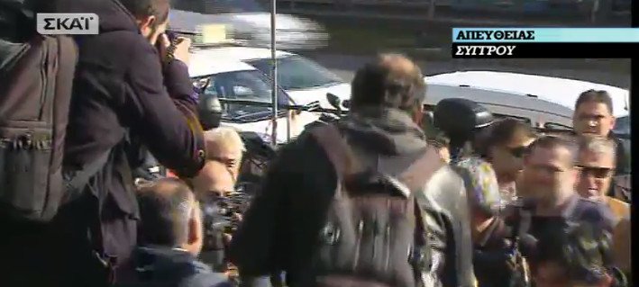 Η άφιξη του Κυριάκου Μητσοτάκη, ως προέδρου πλέον, στα γραφεία της ΝΔ -Αυτή την ώρα η παράδοση-παραλαβή [εικόνες] | iefimerida.gr 1