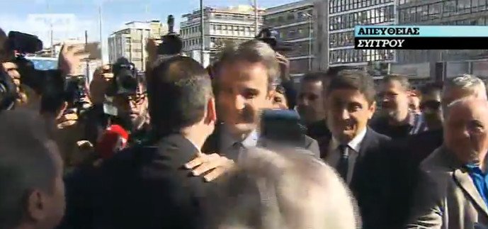 Η άφιξη του Κυριάκου Μητσοτάκη, ως προέδρου πλέον, στα γραφεία της ΝΔ -Αυτή την ώρα η παράδοση-παραλαβή [εικόνες] | iefimerida.gr 3