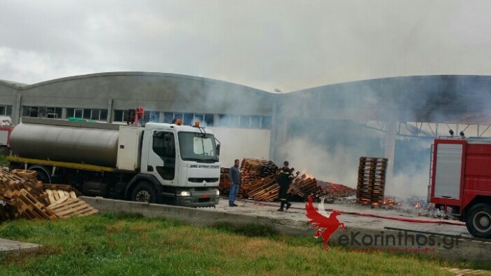 Μεγάλη φωτιά στο εργοστάσιο της Carton Pack Hellas στην Κόρινθο [εικόνες] | iefimerida.gr 5