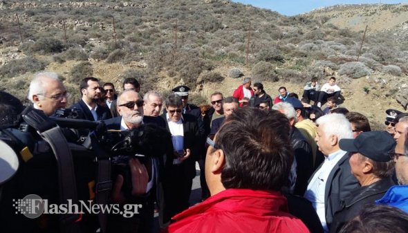 Κρήτη: Ολος ο διάλογος αγροτών-Κουρουμπλή - «Εχετε δίκιο, θα τα μεταφέρω» [εικόνες & βιντεο] | iefimerida.gr 1