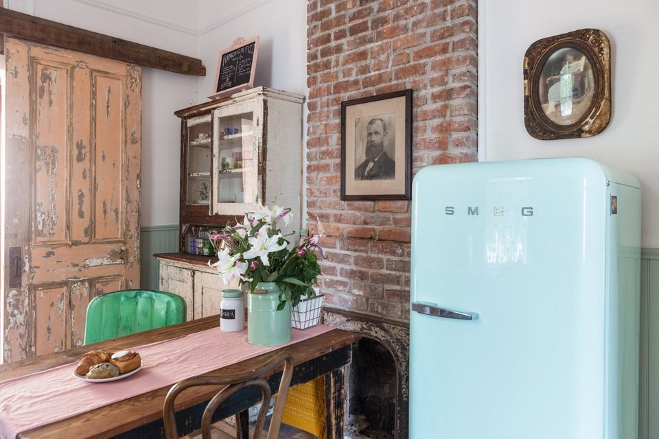 Δύο ηθοποιοί έφτιαξαν ένα αληθινά vintage σπίτι -Νοσταλγικό, παιχνιδιάρικο αλλά και... απλό [εικόνες] | iefimerida.gr 16