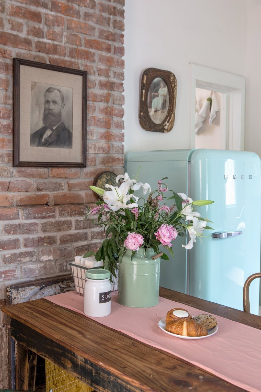 Δύο ηθοποιοί έφτιαξαν ένα αληθινά vintage σπίτι -Νοσταλγικό, παιχνιδιάρικο αλλά και... απλό [εικόνες] | iefimerida.gr 19