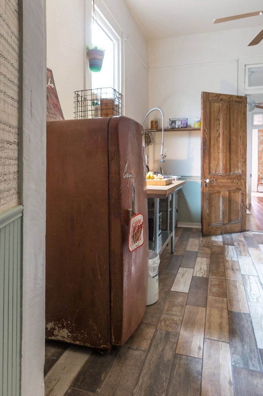 Δύο ηθοποιοί έφτιαξαν ένα αληθινά vintage σπίτι -Νοσταλγικό, παιχνιδιάρικο αλλά και... απλό [εικόνες] | iefimerida.gr 30