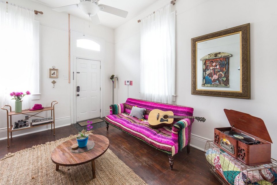 Δύο ηθοποιοί έφτιαξαν ένα αληθινά vintage σπίτι -Νοσταλγικό, παιχνιδιάρικο αλλά και... απλό [εικόνες] | iefimerida.gr 4