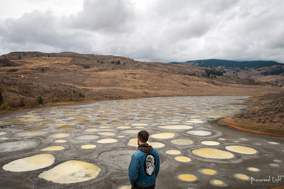  Η πουά λίμνη του Καναδά -Αλλάζει χρώμα και σχήμα ανάλογα με τις καιρικές συνθήκες [εικόνες]  | iefimerida.gr 0