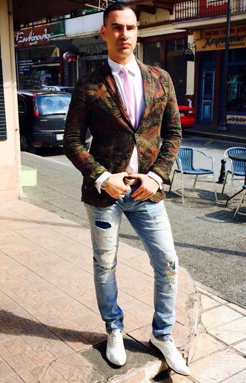 Γνωρίστε τον αρχιτέκτονα από τη Δράμα, με τα δεκάδες Louboutin [εικόνες] | iefimerida.gr 1