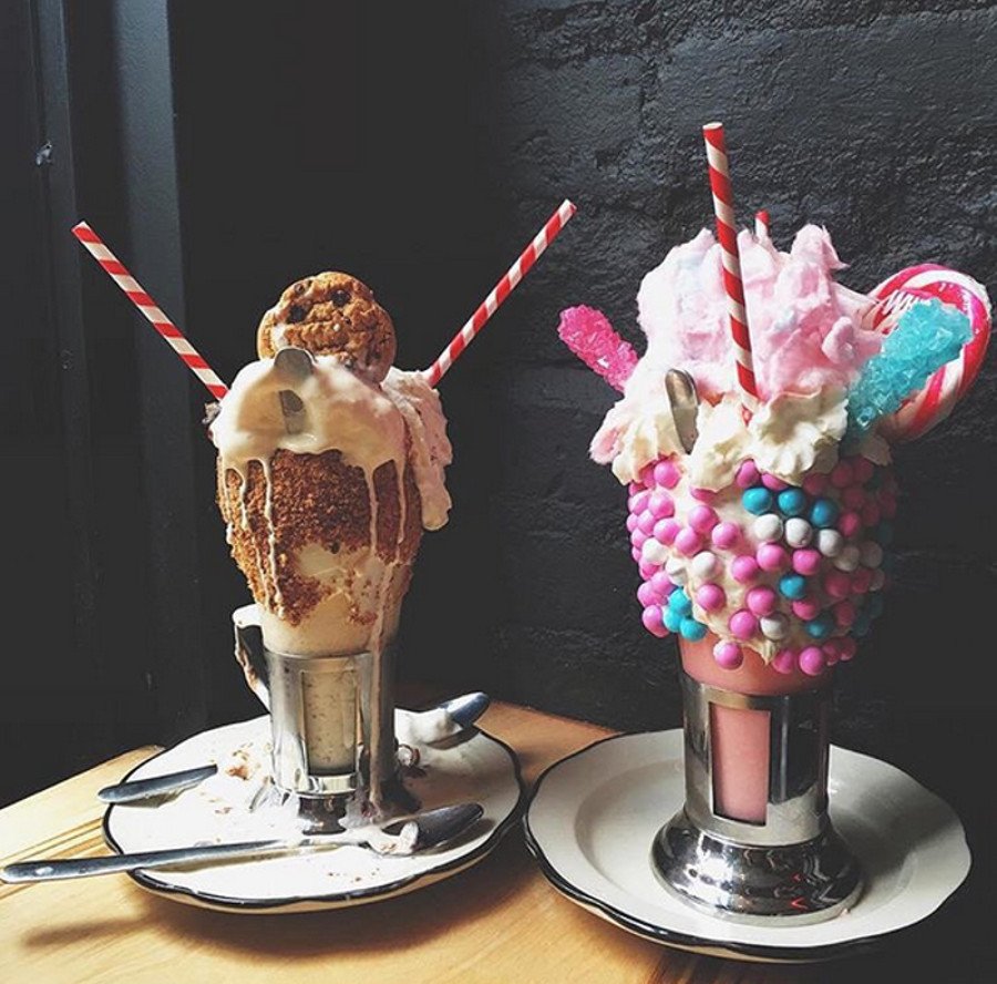 Γιγαντιαία milkshake, η νέα τρέλα -Γιατί έχουν πάθει όλοι αμόκ με το ρόφημα των 14 ευρώ [εικόνες] | iefimerida.gr 2