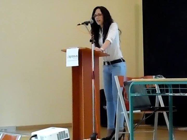 H 24χρονη που άφησε τους VIP του αεροδρομίου για να γίνει κτηνοτρόφος στην Ηγουμενίτσα [εικόνες] | iefimerida.gr 7