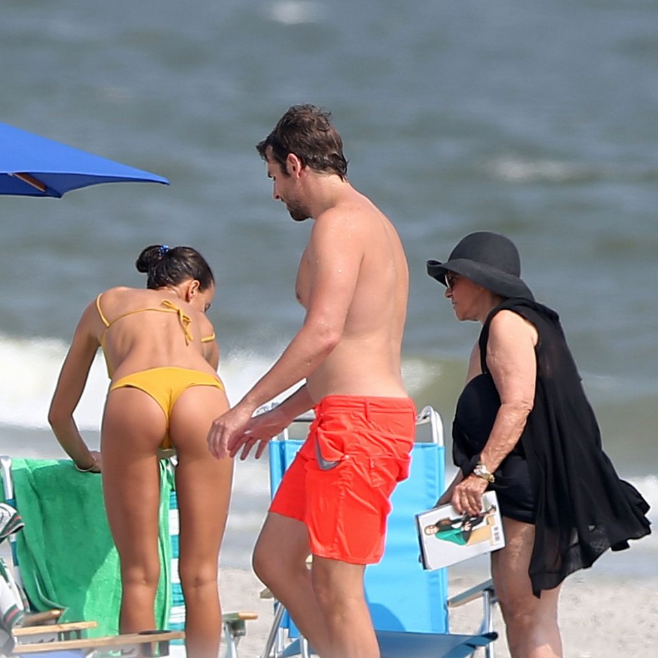 Χώρισαν Μπράντλεϊ Κούπερ και Ιρίνα Σάικ - Δεν άντεξε να ζει με έναν «μαμάκια» [εικόνες] | iefimerida.gr 0