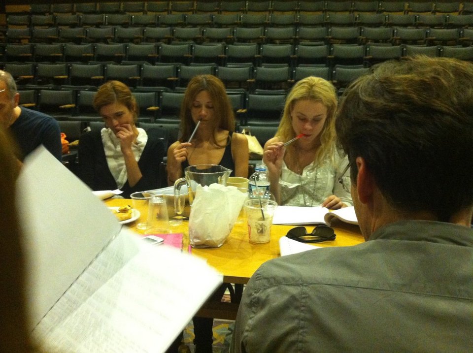  Οι «Τρεις αδερφές» του Τσέχοφ με τη ματιά του Δημήτρη Τάρλοου [εικόνες] | iefimerida.gr 0