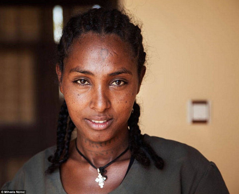 Θεωρούνται καλλονές στον τόπο τους -Η γυναικεία ομορφιά σε 46 χώρες [εικόνες] | iefimerida.gr 16