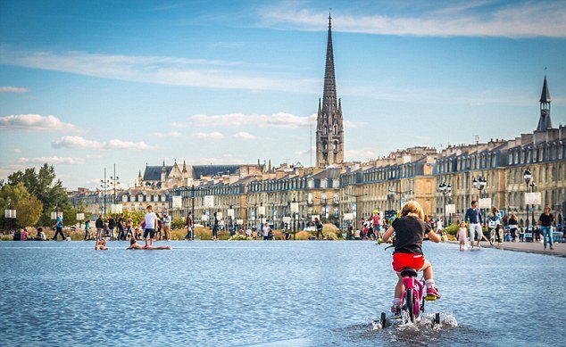 Μπορντό: Η γαλλική πόλη και το κρασί της σε ταξιδεύουν στο χρόνο [εικόνες] | iefimerida.gr 4