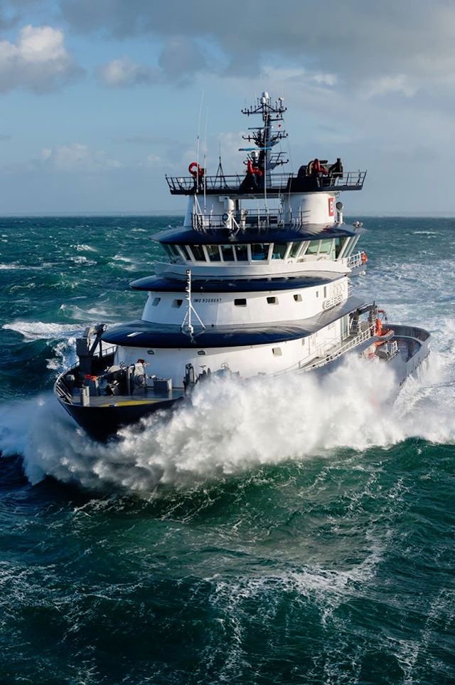 Στη θάλασσα του Βισκαϊκού κόλπου: Κύματα καταπίνουν πλοίο 80 μέτρων [βίντεο & εικόνες] | iefimerida.gr 3