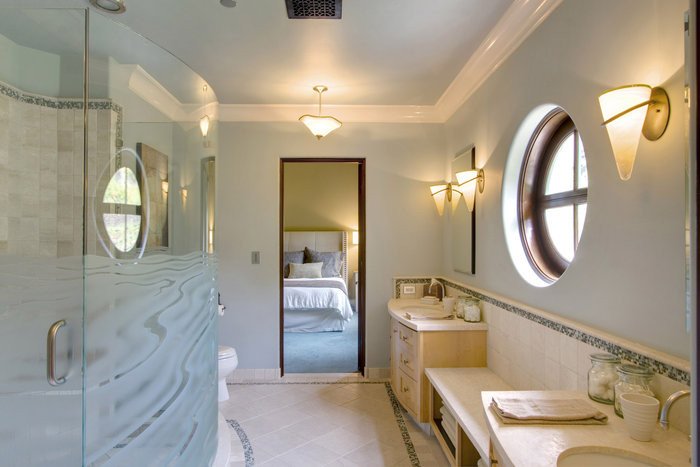 Στη μισή τιμή πουλήθηκε το «παλάτι» του Ρόμπιν Γουίλιαμς [εικόνες]  | iefimerida.gr 5