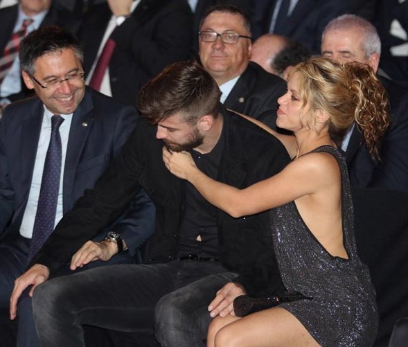 Εκθαμβωτική η Σακίρα στη βράβευση του Πικέ [εικόνες & βίντεο] | iefimerida.gr 2