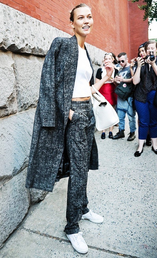 Τα sneakers είναι μόδα και ταιριάζουν με όλα -Συνδυάστε τα όπως οι stars [εικόνες] | iefimerida.gr 0