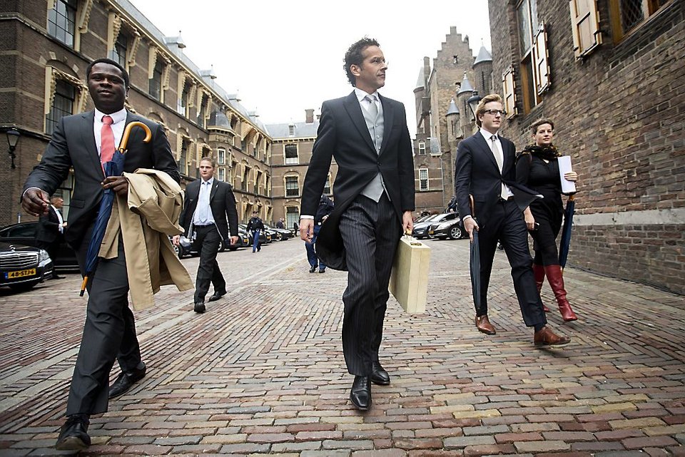 Ποια είναι η μυστηριώδης, ξανθιά σύντροφος του Γερούν Ντάισελμπλουμ [εικόνες] | iefimerida.gr 10