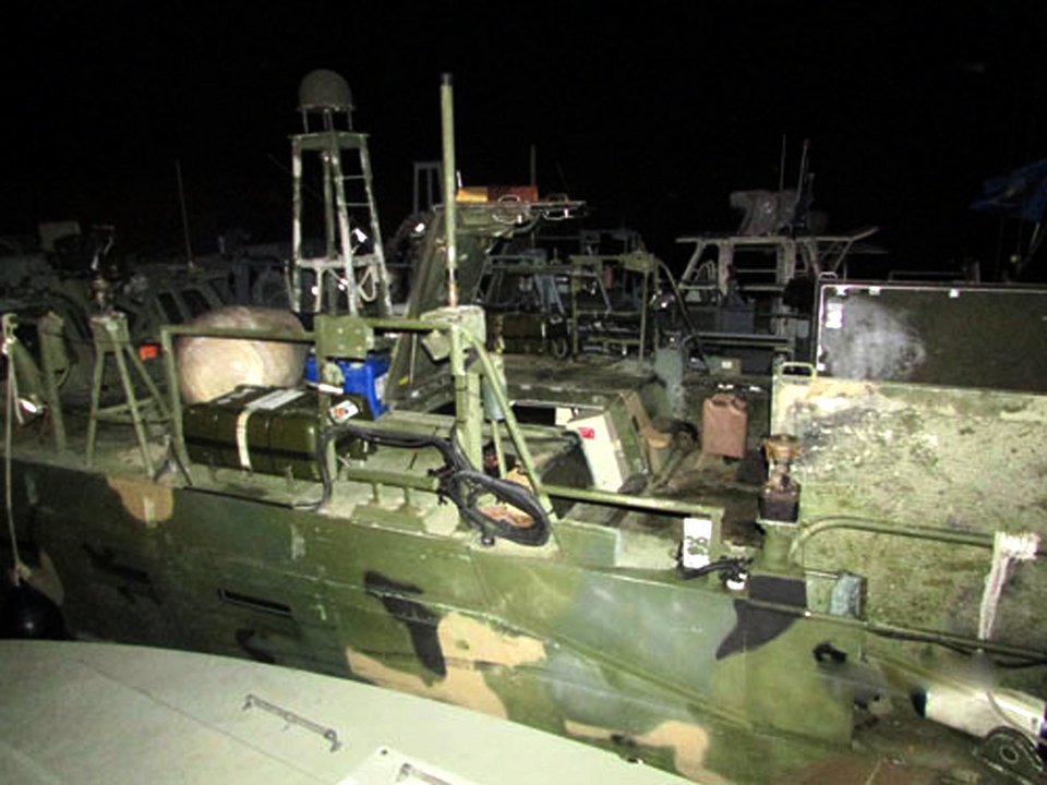 Οι 10 Αμερικανοί αιχμάλωτοι στο Ιράν -Ξυπόλητοι και καθισμένοι σε περσικά χαλιά περίμεναν να τους απελευθερώσουν [εικόνες] | iefimerida.gr 3