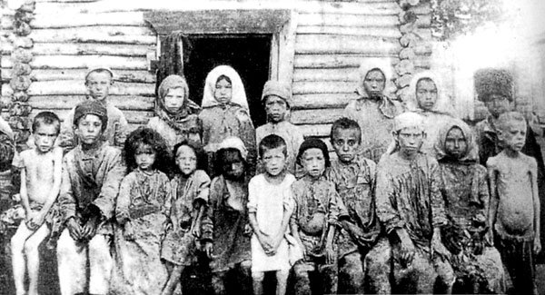 Όταν ο Στάλιν άφησε εκατομμύρια Ουκρανούς να πεθάνουν από την πείνα [εικόνες] | iefimerida.gr 10