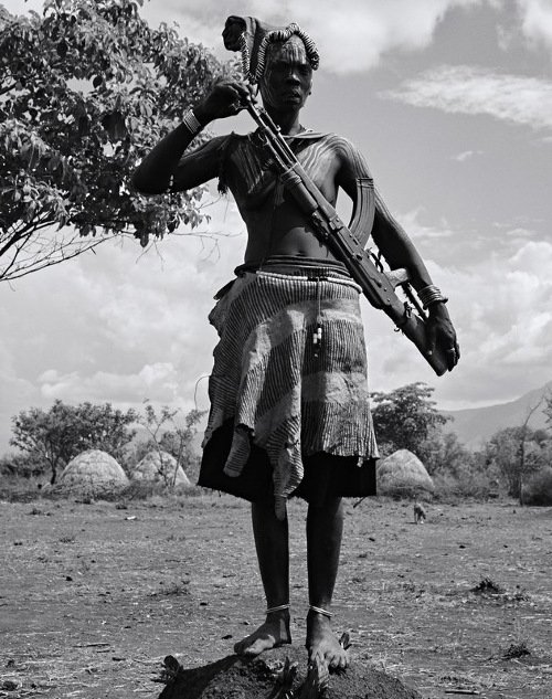 Σανδάλια με έμπνευση από την Αιθιοπία -Σχεδιάστρια δίνει δουλειά σε φυλές της Αφρικής [εικόνες] | iefimerida.gr 8