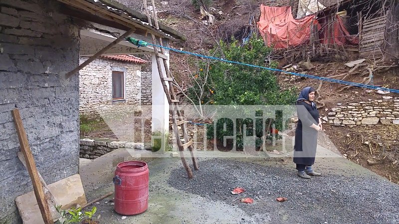 Μητέρα και αδερφός του 35χρονου συζυγοκτόνου: «Εχει να έρθει στην Αλβανία από το καλοκαίρι» [εικόνες] | iefimerida.gr 1