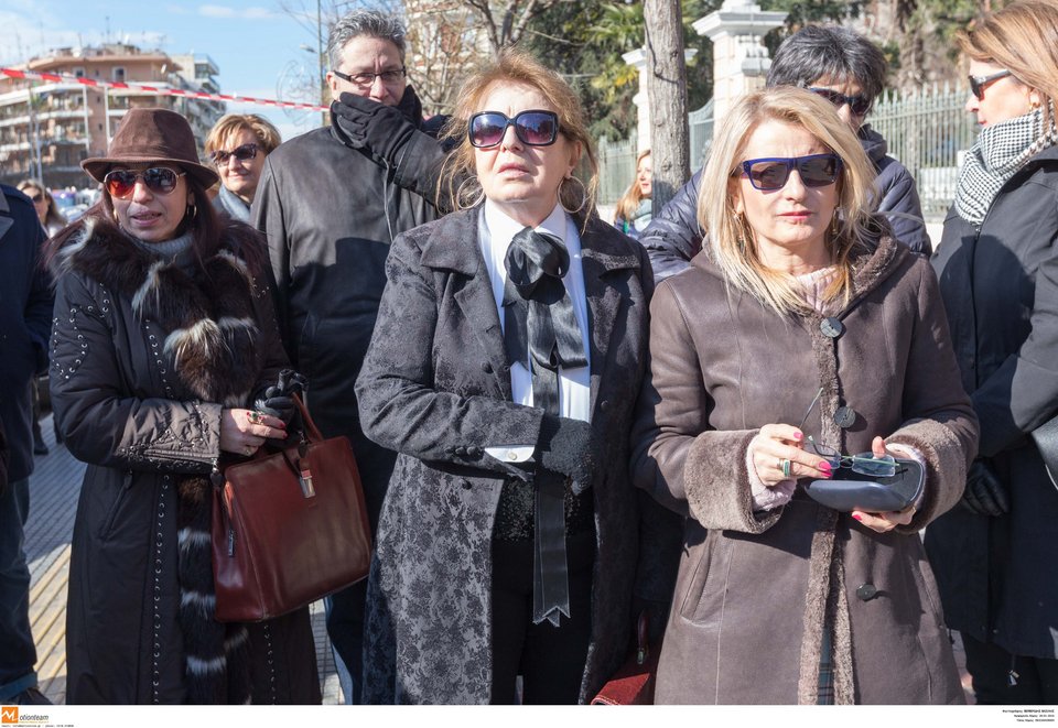 Το κίνημα της γραβάτας και στη Θεσσαλονίκη: Στους δρόμους δικηγόροι, γιατροί και φαρμακοποιοί [εικόνες] | iefimerida.gr 10