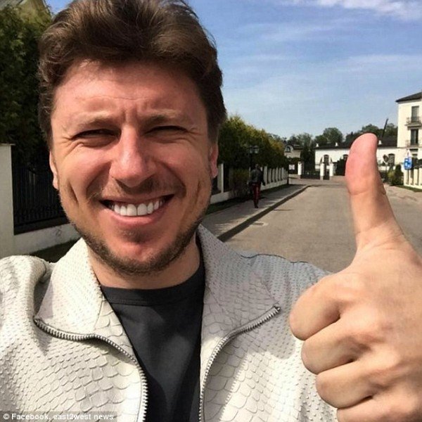 Η πρώην σύζυγος του Βλαντιμίρ Πούτιν ξαναπαντρεύτηκε -Κούκλος, 21 χρόνια νεότερος [εικόνες] | iefimerida.gr 1