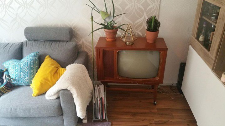 Δεν πετάμε τις παλιές vintage τηλεοράσεις -Τις κάνουμε τραπεζάκια και καθίσματα [εικόνες] | iefimerida.gr 6