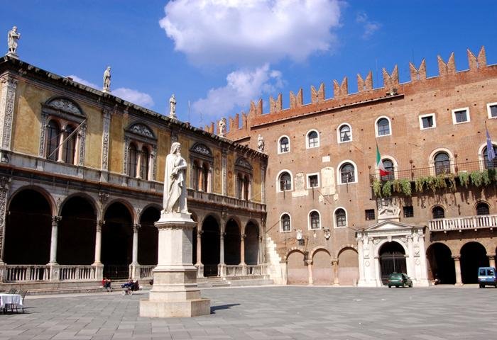 Βερόνα, εκεί που το μπαλκόνι της Ιουλιέτας περιμένει τους ερωτευμένους [εικόνες] | iefimerida.gr 4